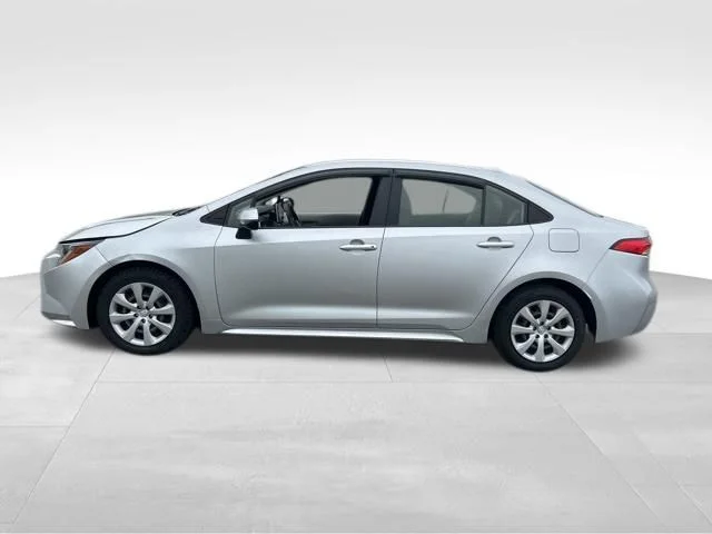 Used 2021 Toyota Corolla LE with VIN JTDEPMAE8MJ132328 for sale in Scranton, PA