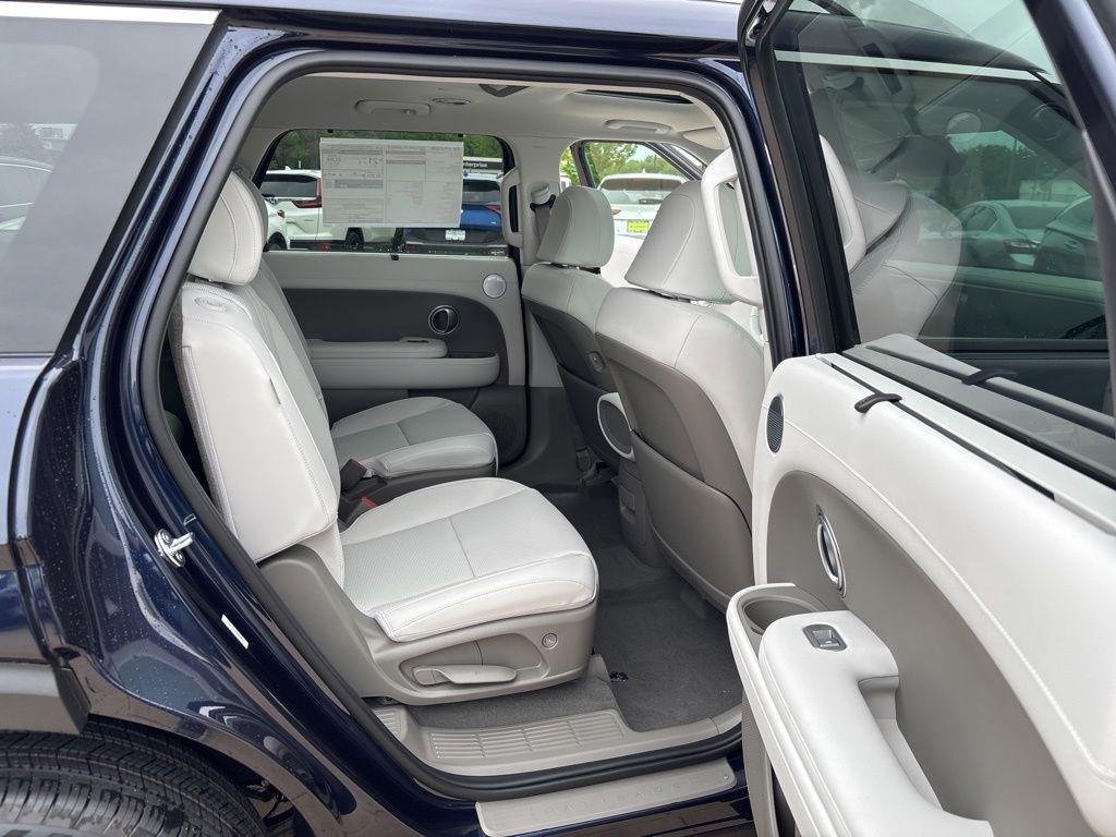 New 2026  Hyundai SEL Premium FWD image 33