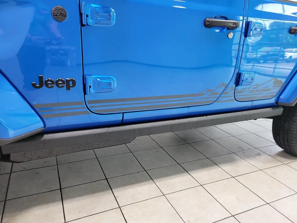 New 2026 Hydro Blue Pearl-Coat Exterior Paint Jeep Sahara image 17