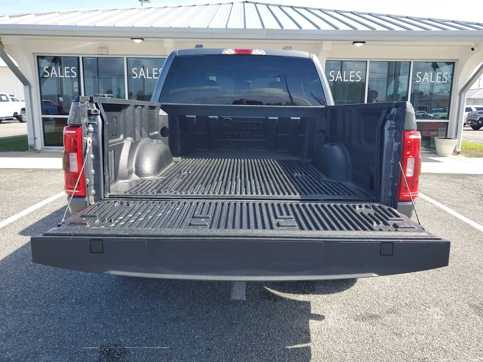 Used 2023 Gray Ford XL image 5