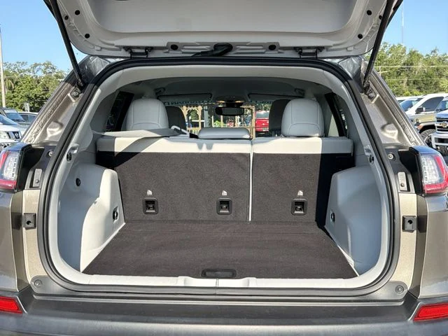 Used 2021 Beige Jeep Latitude Plus image 10