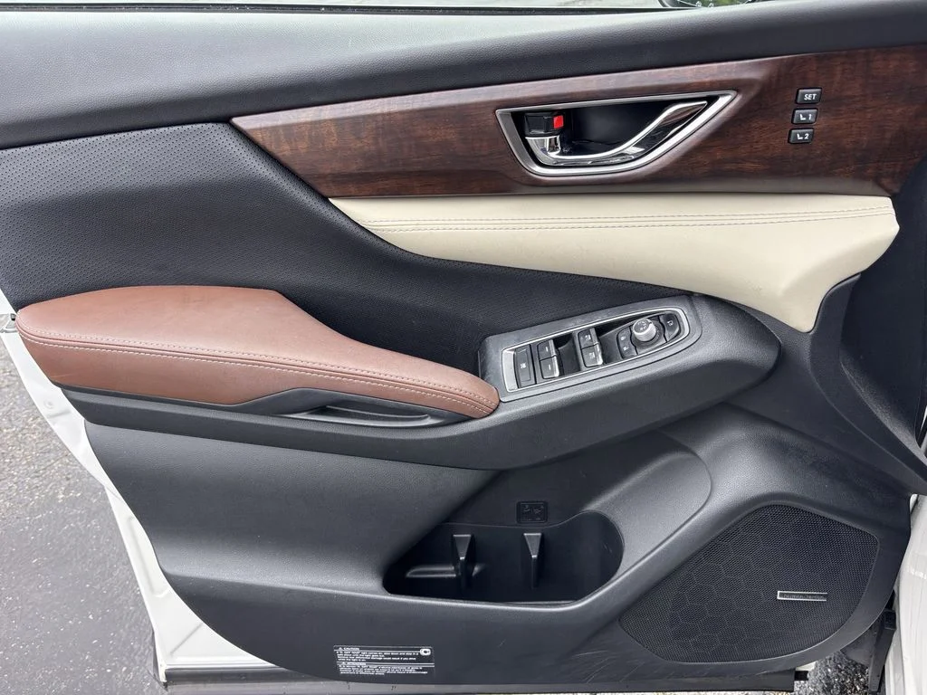 Used 2022 White Subaru Touring image 12
