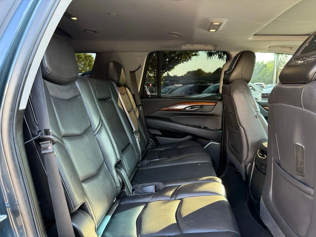 Used 2019 Gray Cadillac Luxury image 28