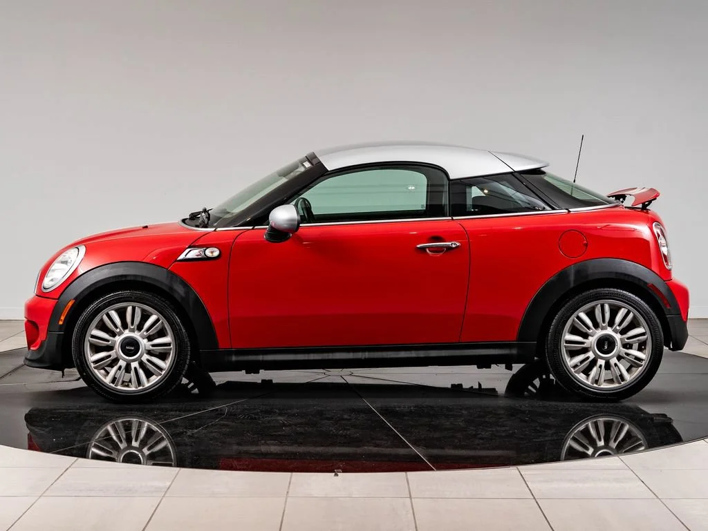 Used 2012 Chili Red MINI  image 5