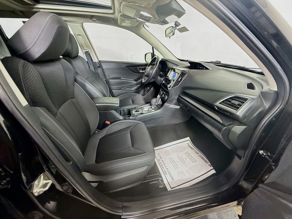 Used 2022 Crystal Black Silica Subaru Premium image 27