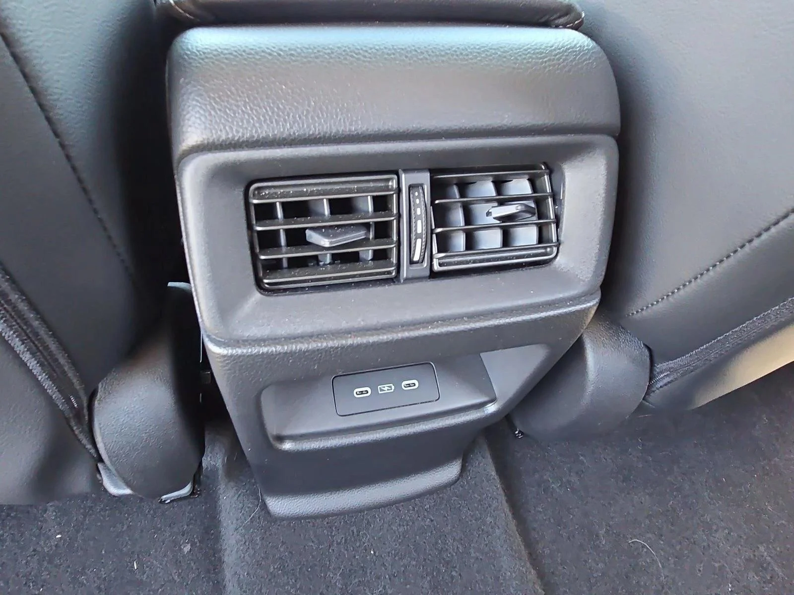 Used 2024 Lunar Silver Metallic Honda EX-L image 17