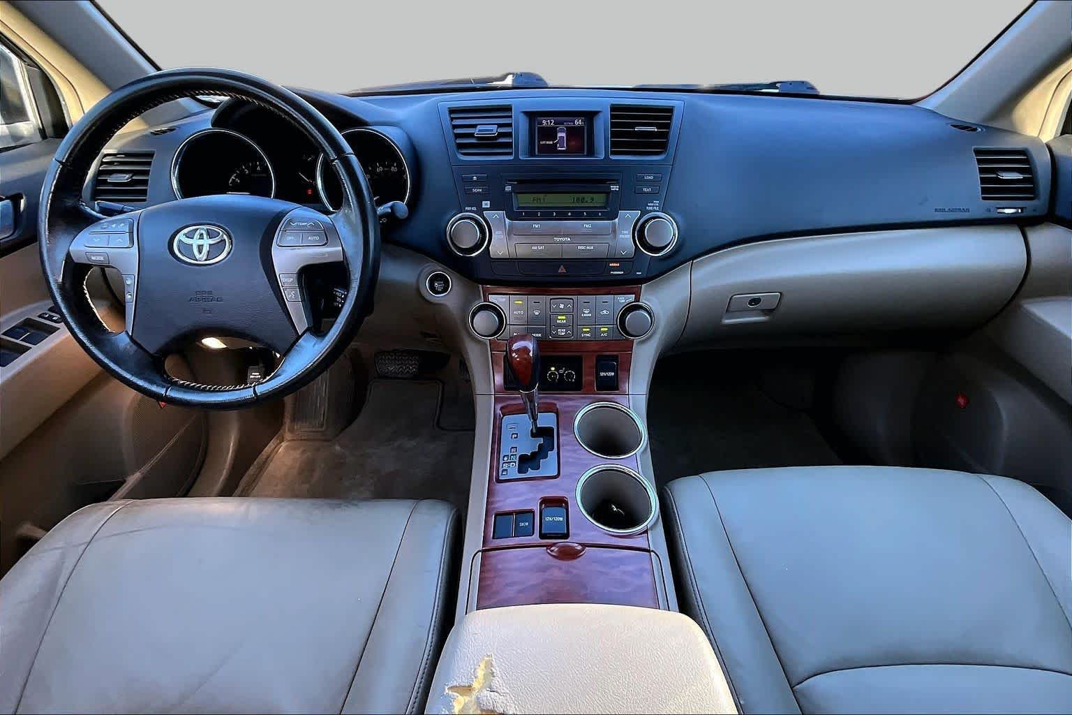 Used 2009 Blizzard Pearl Toyota Limited image 15