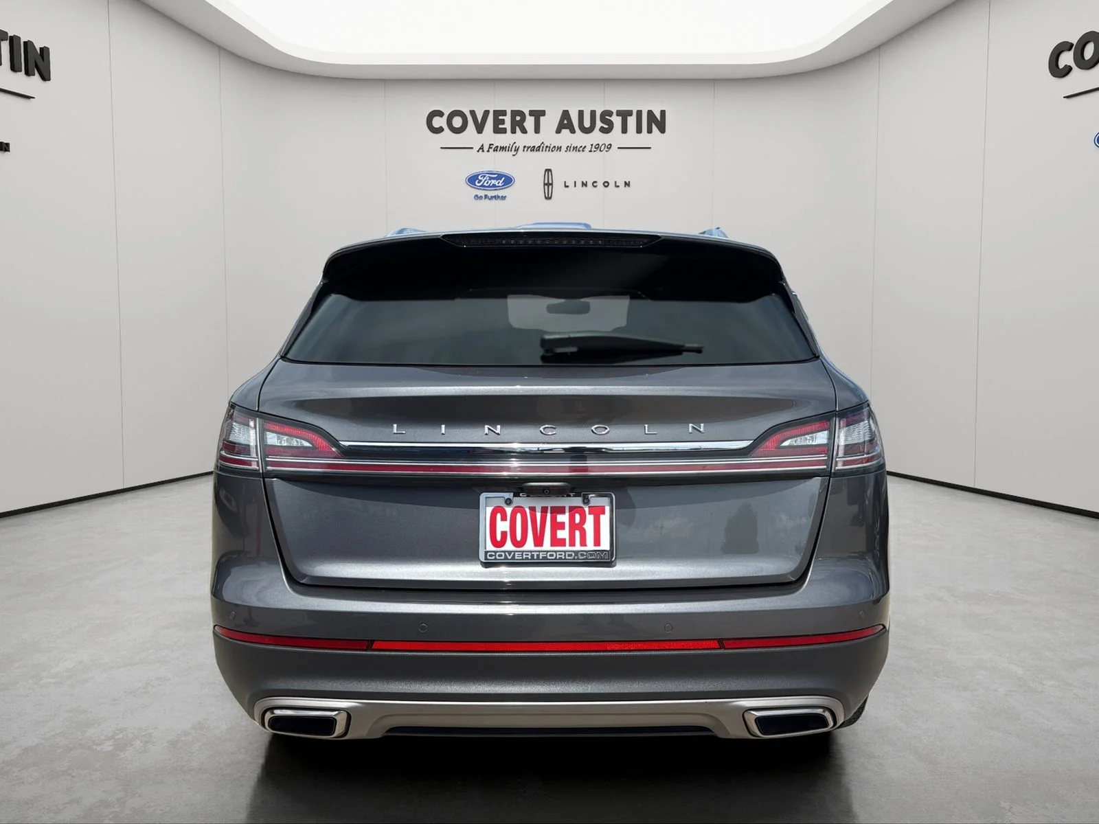Used 2023 Gray Lincoln Reserve image 4