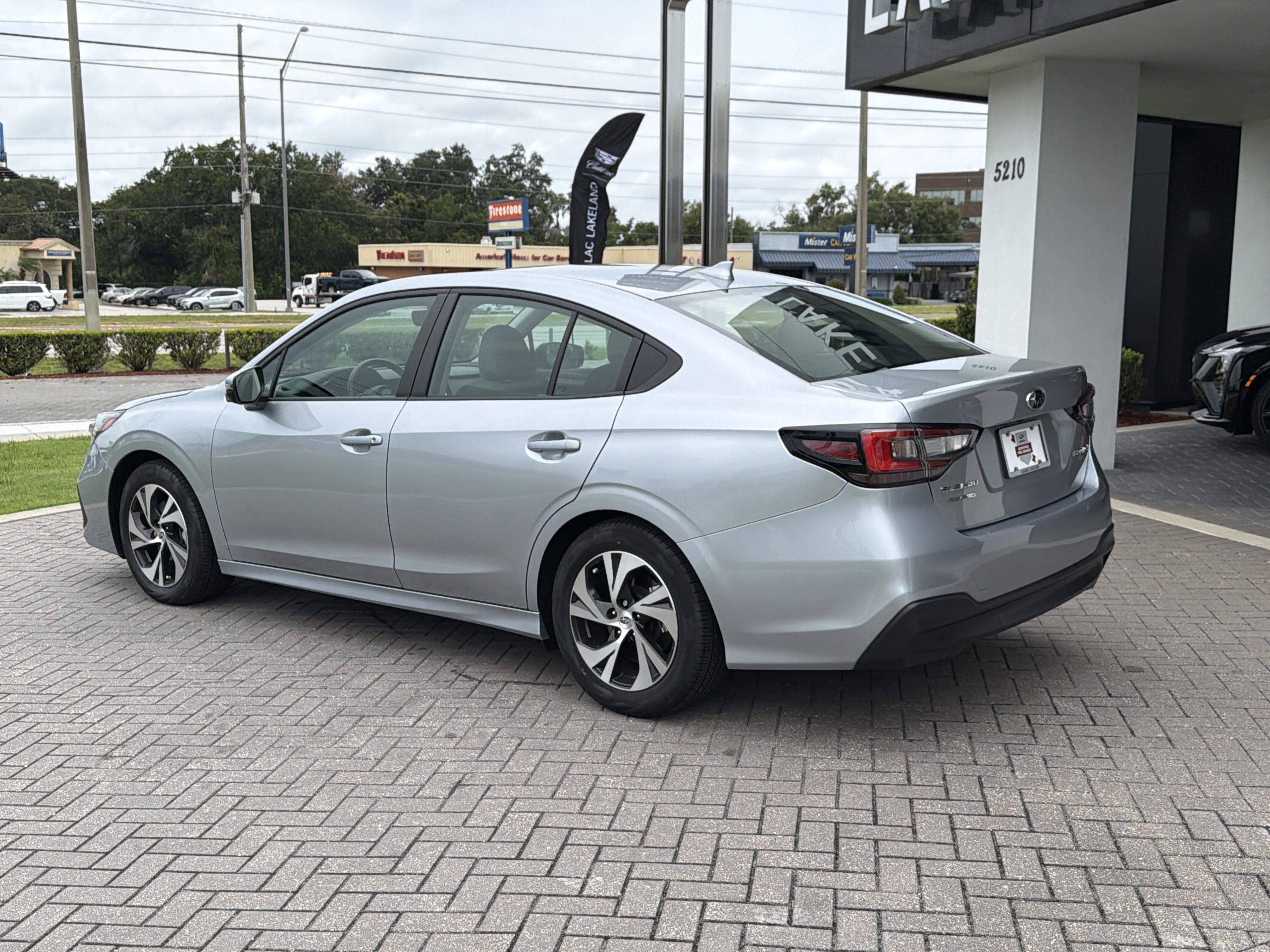 Certified Used 2025 Ice Silver Metallic Subaru Premium image 4
