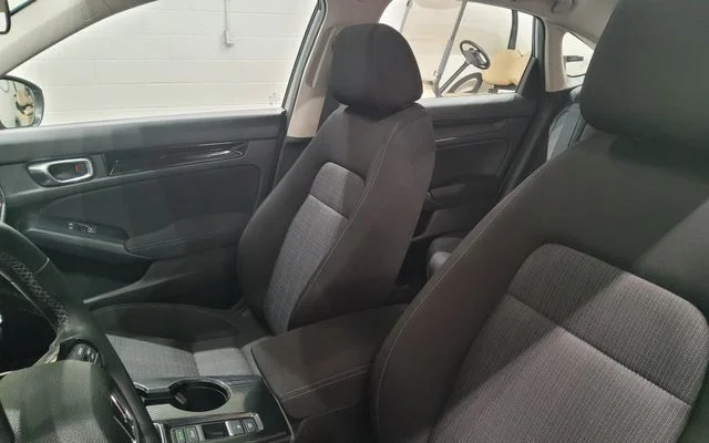 Used 2023 Silver Honda EX image 15