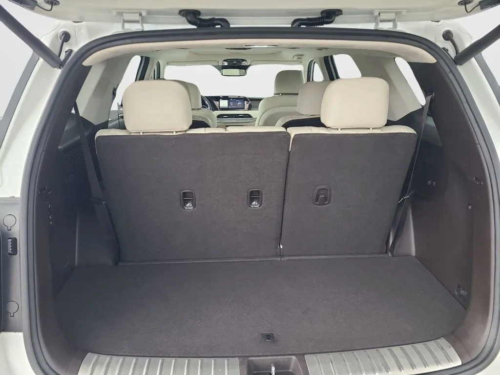 Used 2020 Hyper White Hyundai Limited image 24