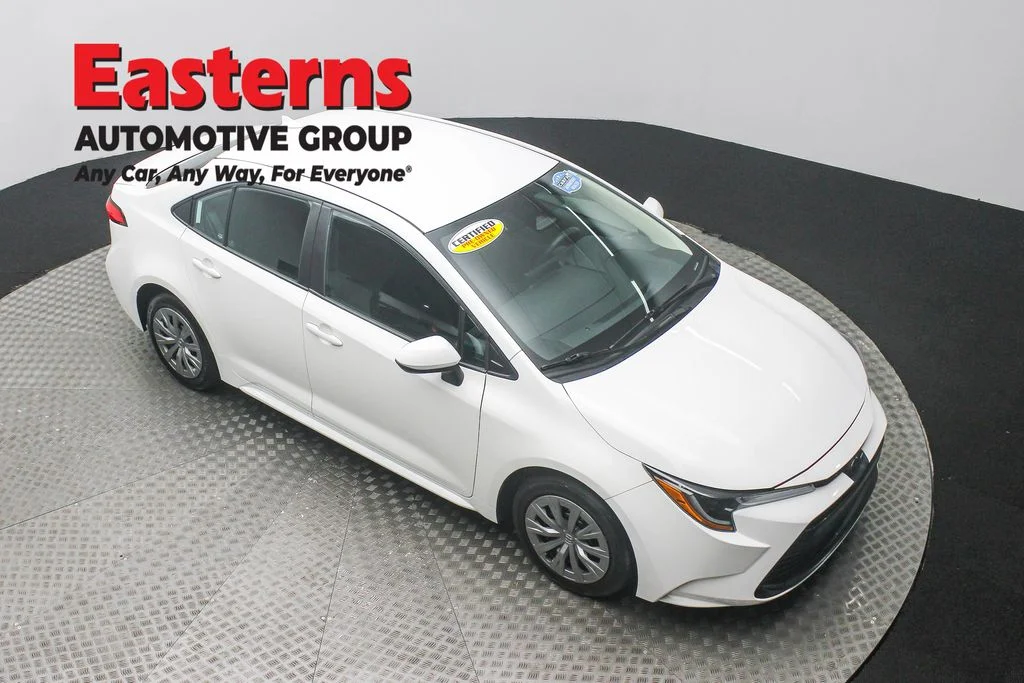 Used 2023 White Toyota LE image 3