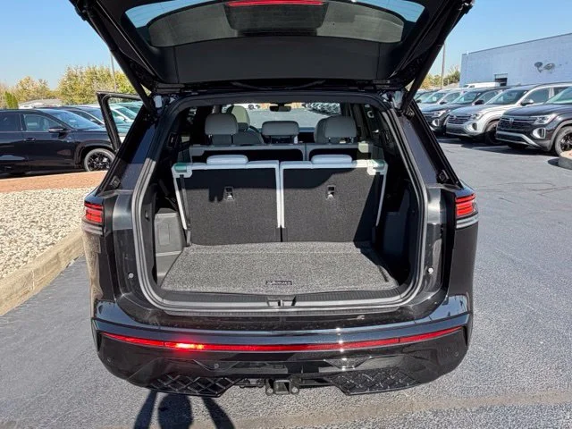 New 2027 Deep Black Pearl Volkswagen 2.0T SEL image 9