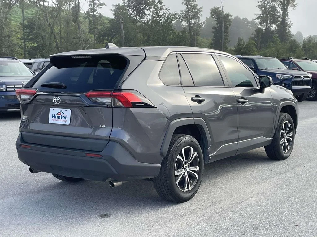 Used 2022 Magnetic Gray Metallic Toyota LE image 30