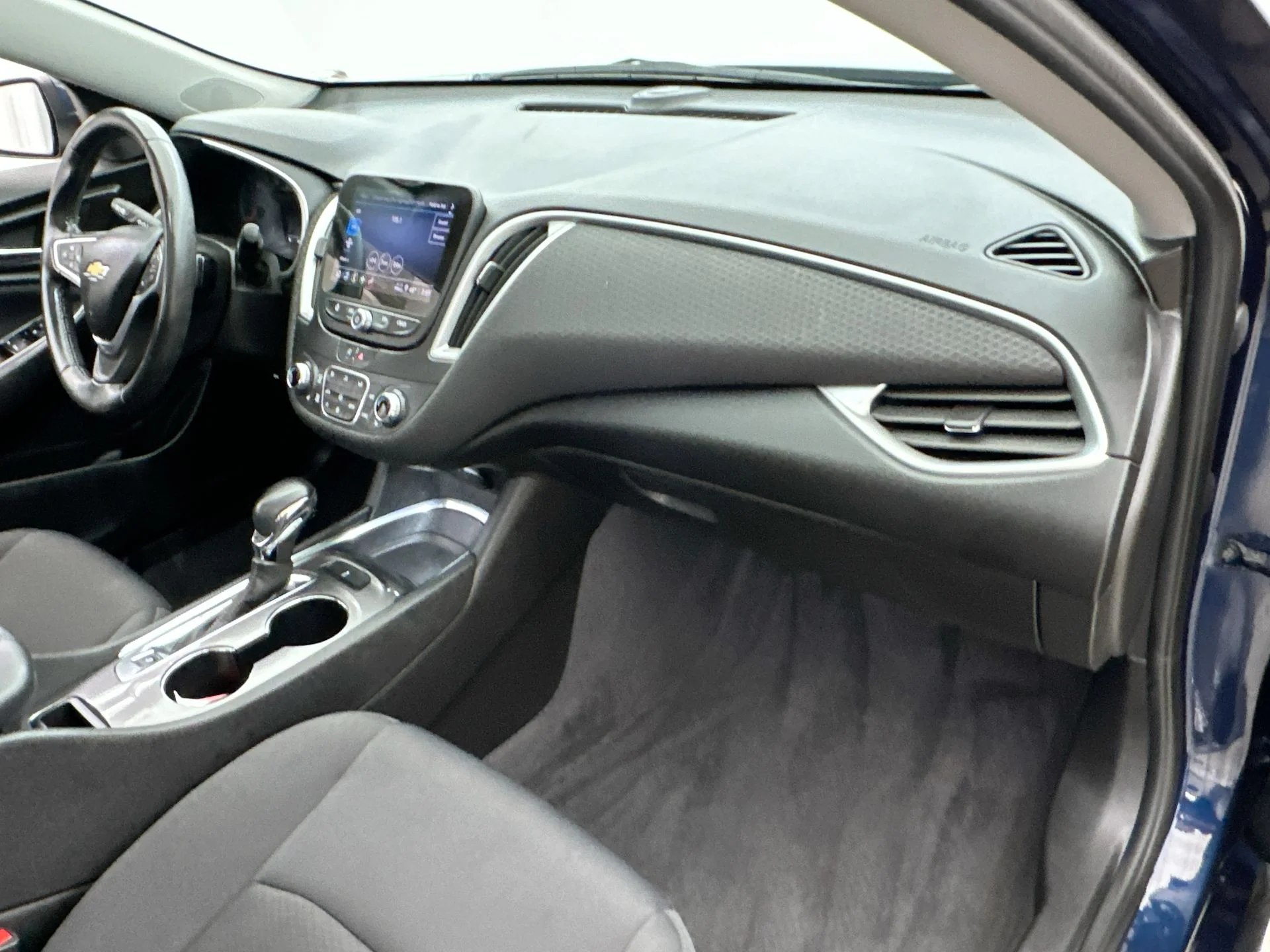 Used 2022 Blue Chevrolet LT image 13