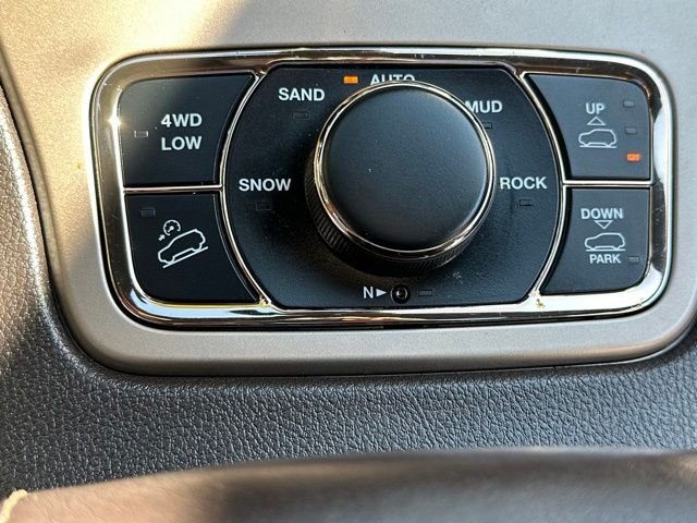 Used 2014 Deep Auburn Pearlcoat Jeep Summit image 35