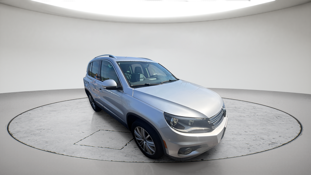 Used 2012 Silver Volkswagen SE image 1