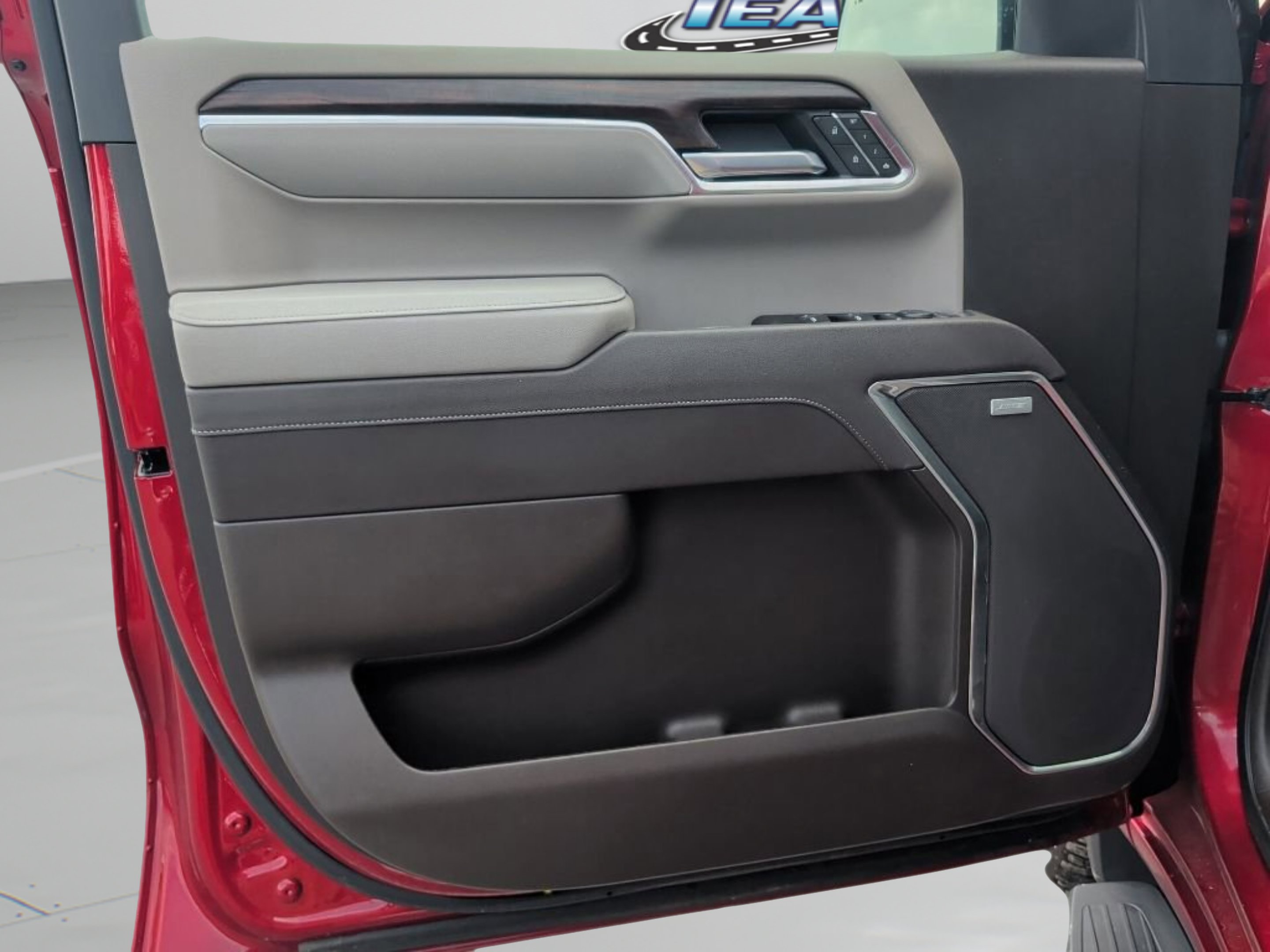 Used 2025 Volcanic Red Tintcoat GMC SLT image 21