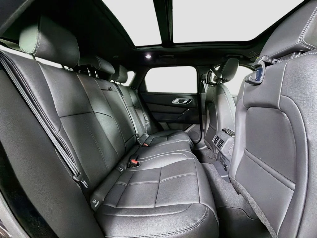 New 2026 Santorini Black Land Rover Belgravia Edition image 29