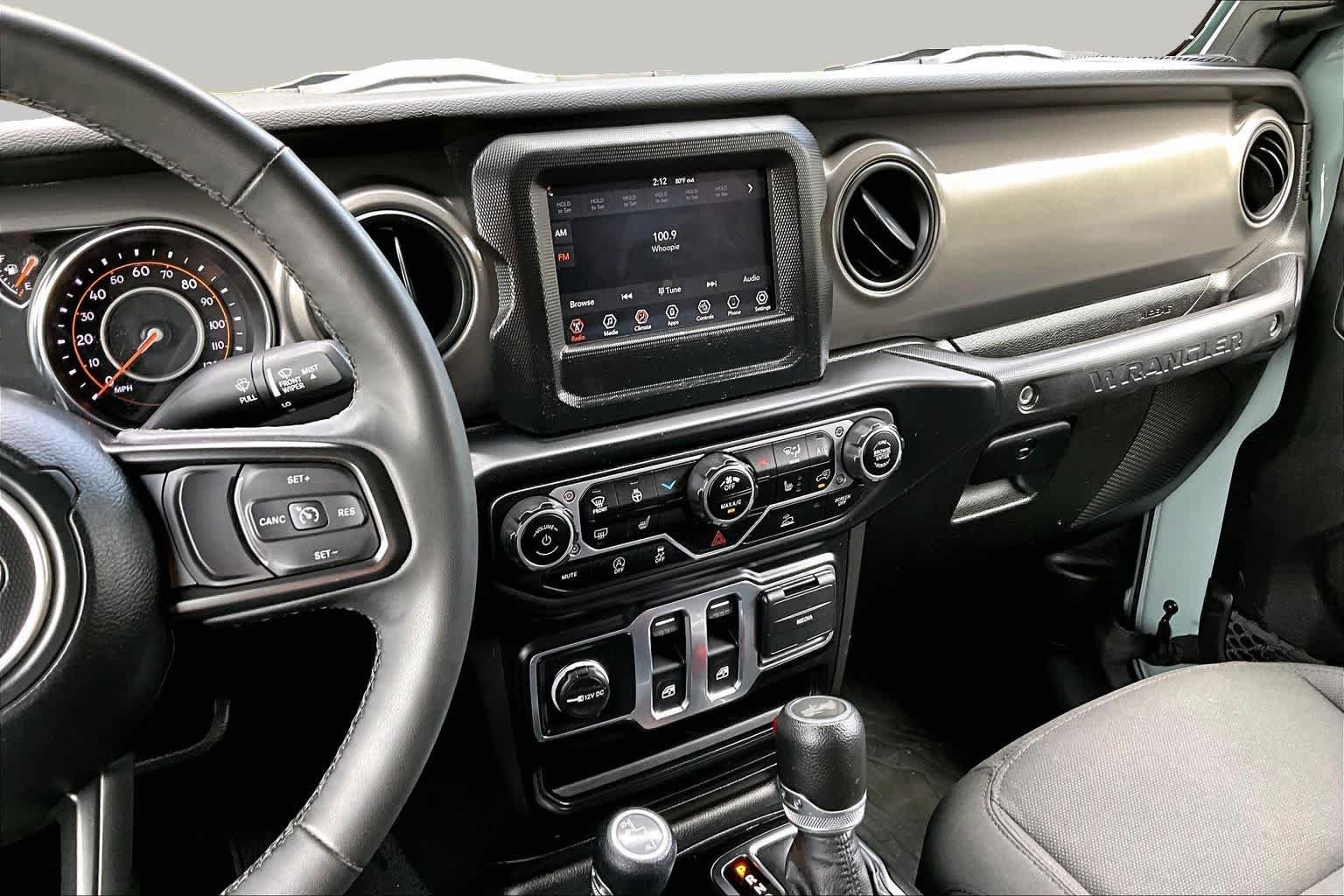 Used 2023 Earl Clearcoat Jeep Sport S image 7