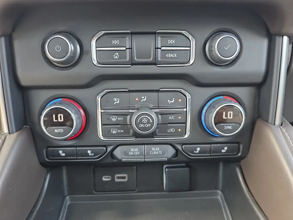 Used 2022 Midnight Blue Metallic Chevrolet LT image 34
