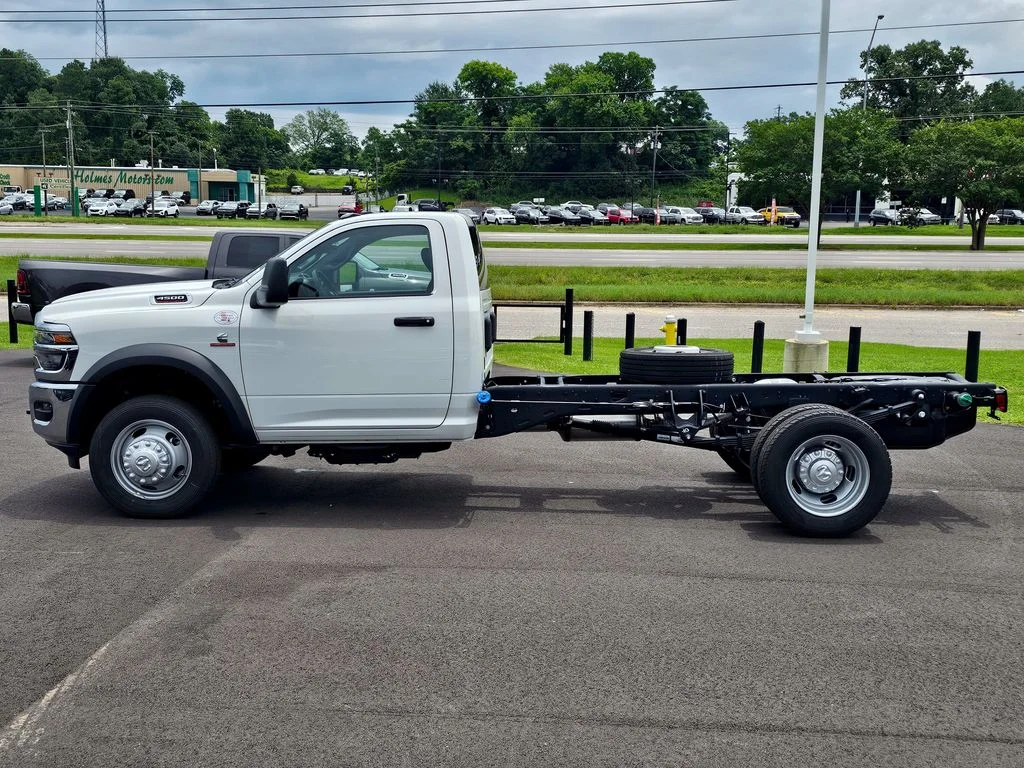 New 2026 Bright White Clear-Coat Exterior Paint RAM Tradesman image 15