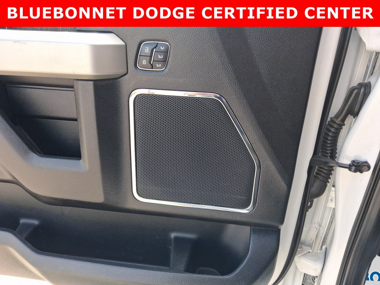 Used 2021 Star White Metallic Tri-Coat Ford LARIAT image 20