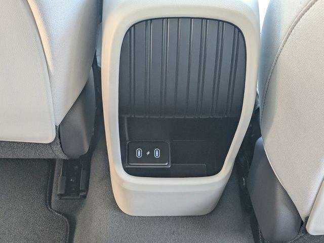 New 2026 Black Hyundai SE FWD image 14