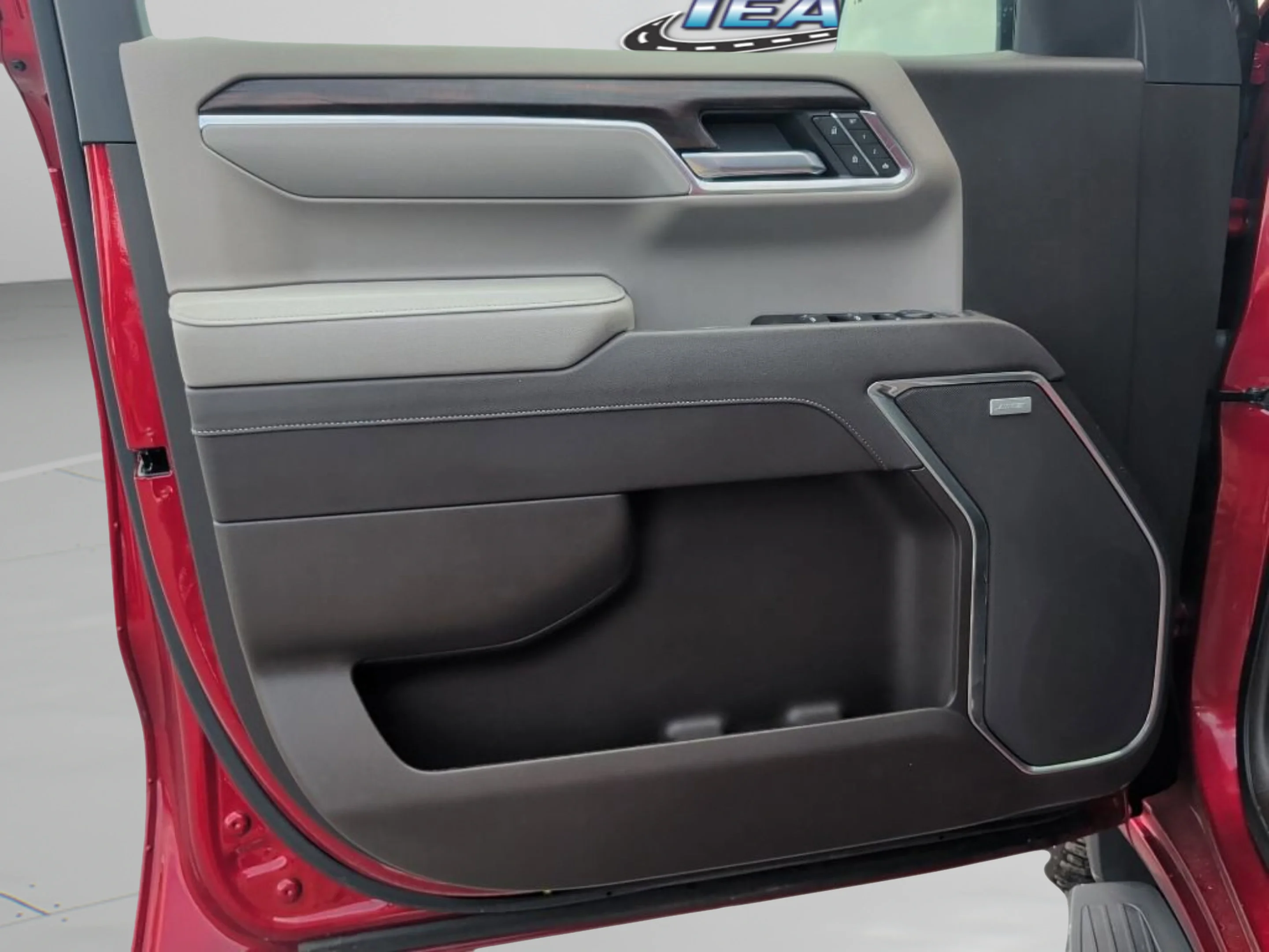 Used 2025 Volcanic Red Tintcoat GMC SLT image 21