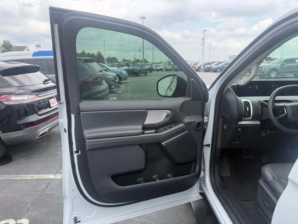 New 2026 Space Silver Metallic Ford MAX Active image 12