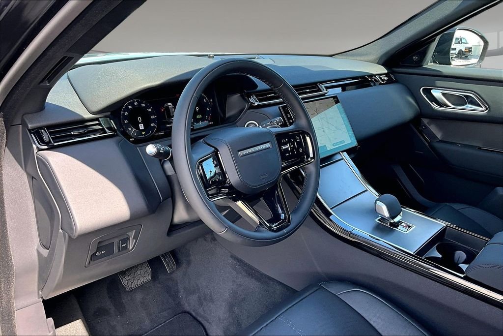 New 2026 SANTORINI BLACK Land Rover S image 7