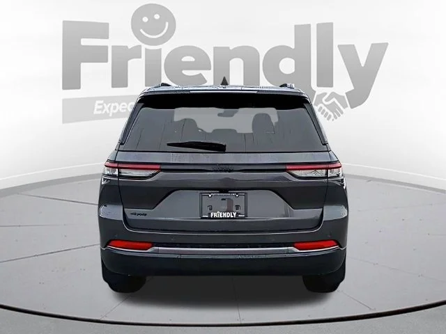 New 2026 Baltic Gray Metallic Clear-Coat Exterior Paint Jeep Altitude image 4
