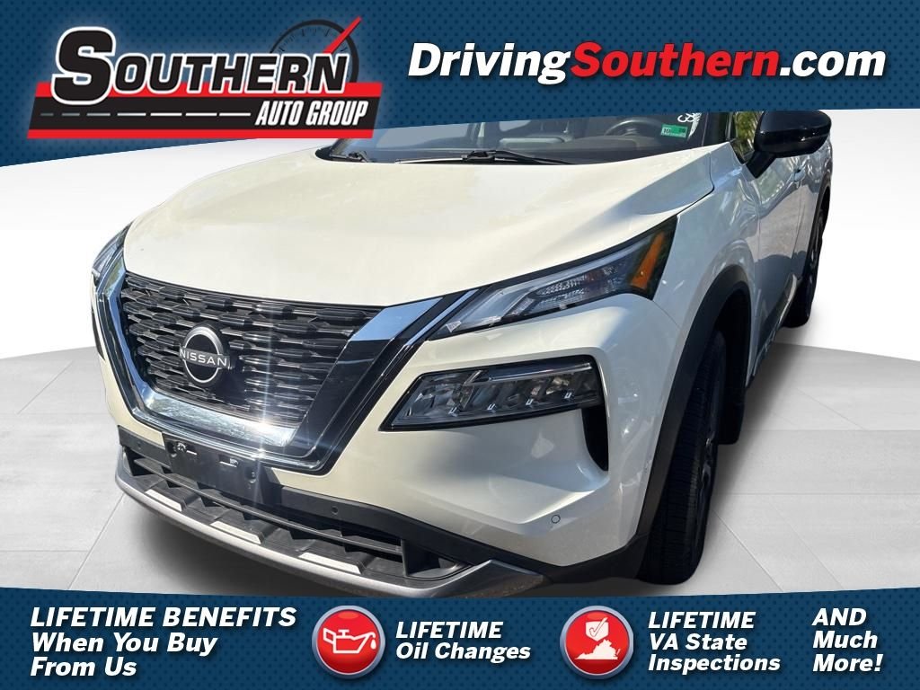 Used 2023 White Nissan SL image 1