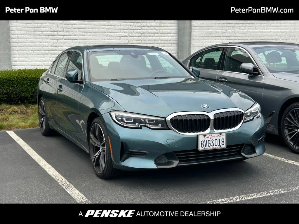 2021 BMW 3 Series 330i Sedan's photo