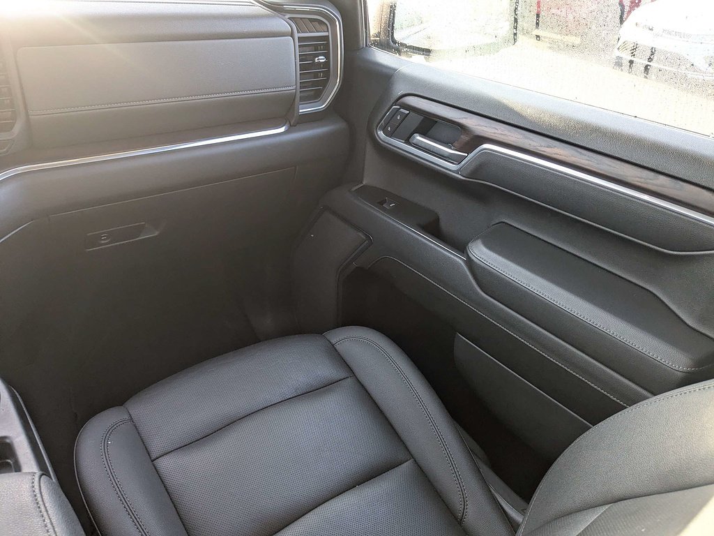 Used 2025 GRAY GMC SLT image 18