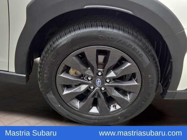 Used 2025 White Subaru Onyx Edition image 13