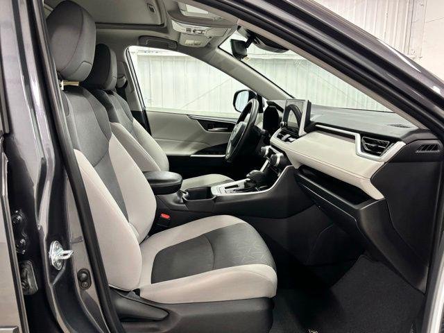 Used 2025 MAGNETIC GRAY MET. Toyota  image 21