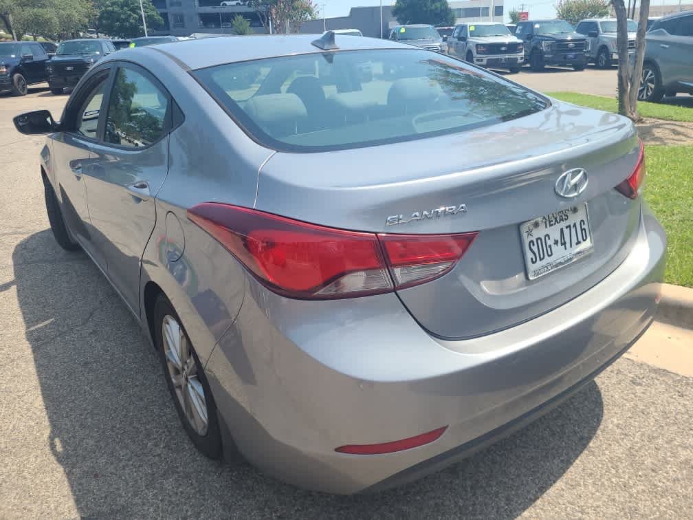 Used 2015 Titanium Gray Metallic Hyundai SE image 4