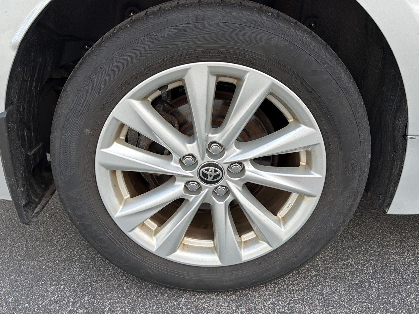 Used 2024 Classic Silver Metallic Toyota Hybrid LE image 9