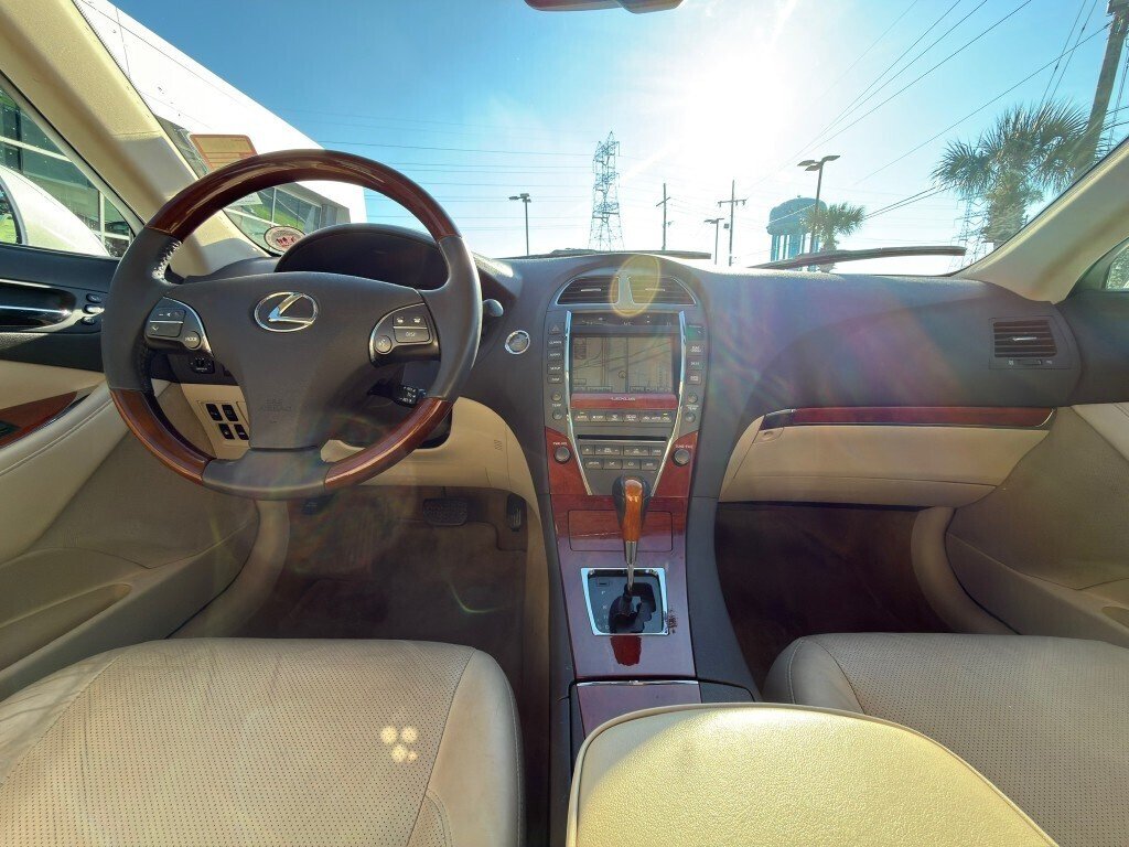 Used 2012  Lexus Base image 12