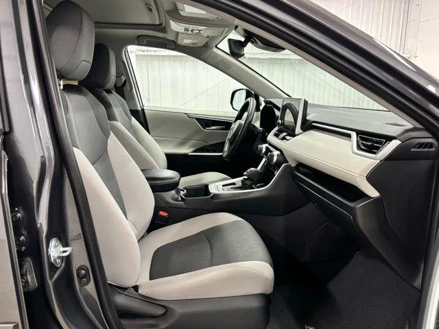 Used 2025 MAGNETIC GRAY MET. Toyota  image 21