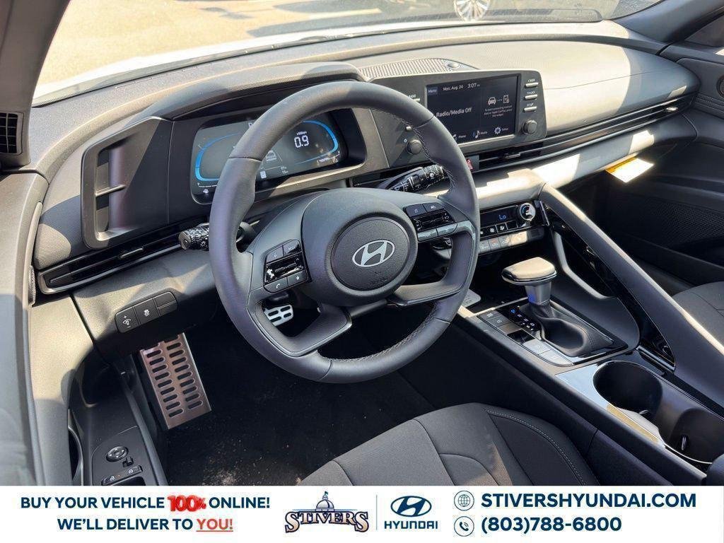New 2026 White Hyundai SEL Sport image 2