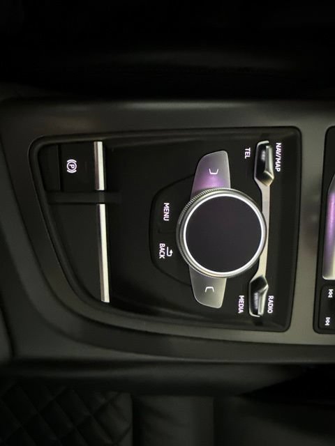 Used 2020 Daytona Gray Pearl Audi V10 image 22