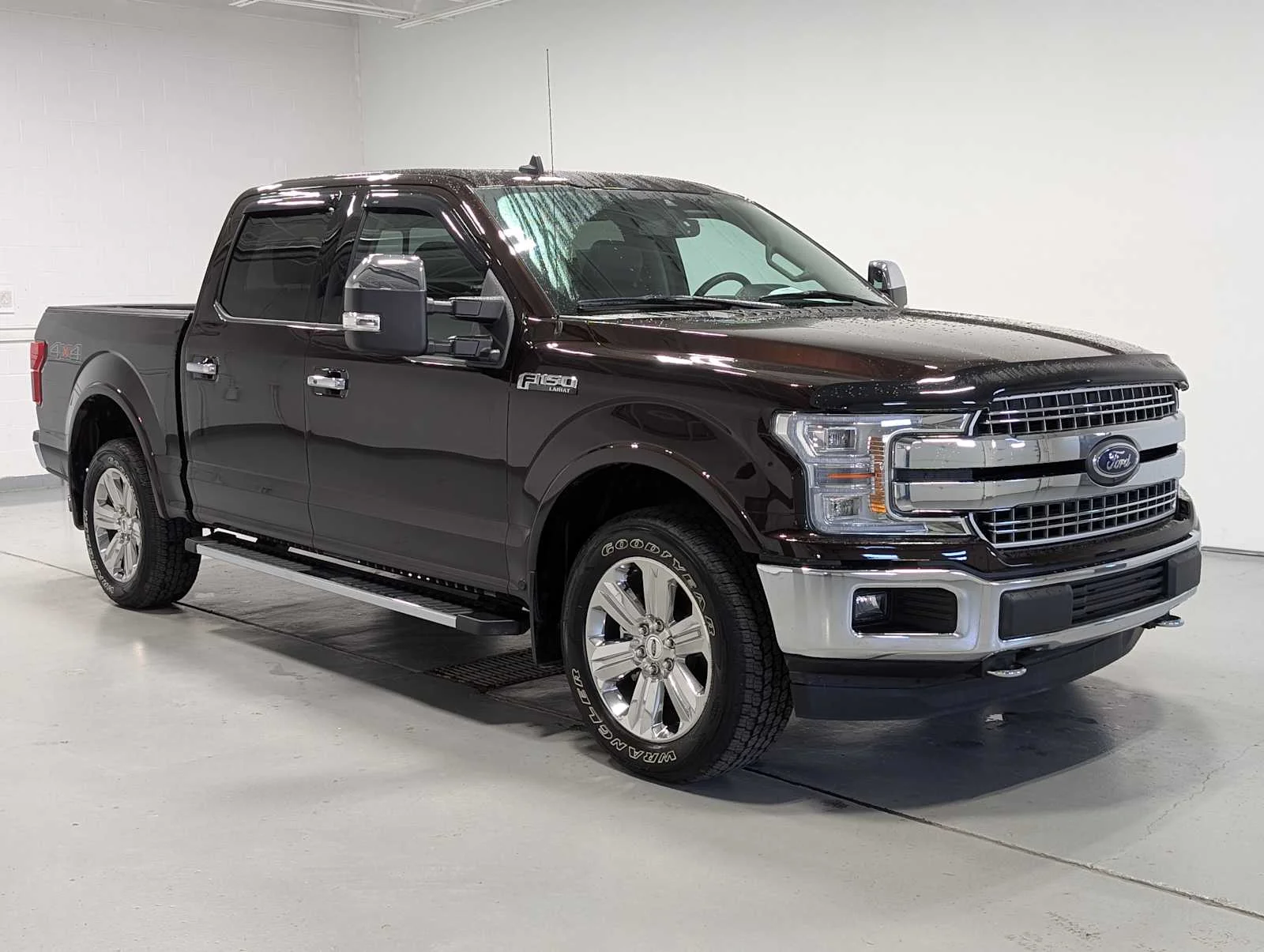 Used 2019 Magma Red Metallic Ford LARIAT image 6