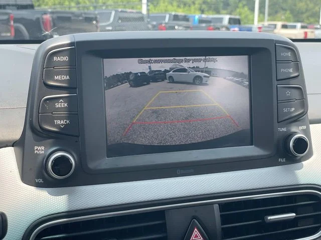 Used 2020 Gray Hyundai SE image 24