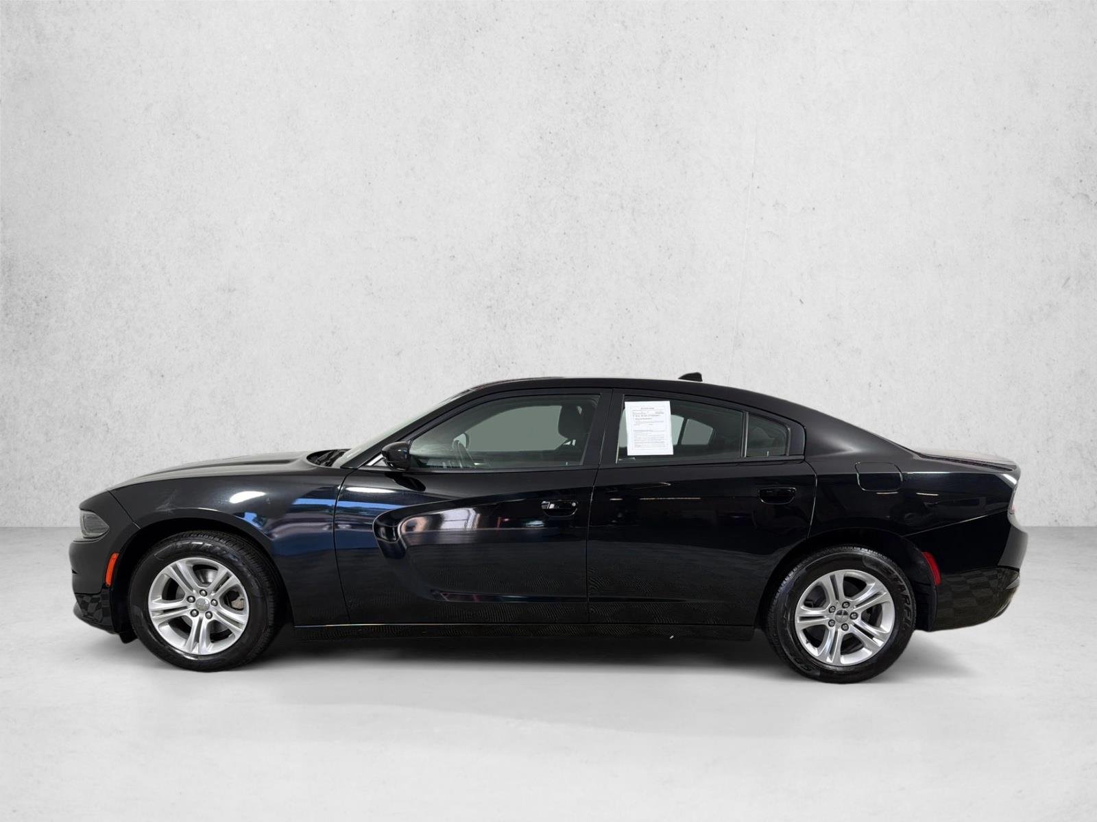 Used 2023 Pitch Black Clearcoat Dodge SXT image 6