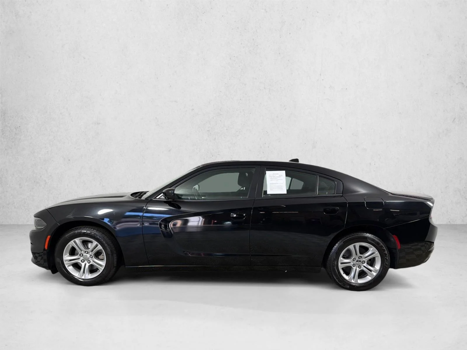 Used 2023 Black Dodge SXT image 6