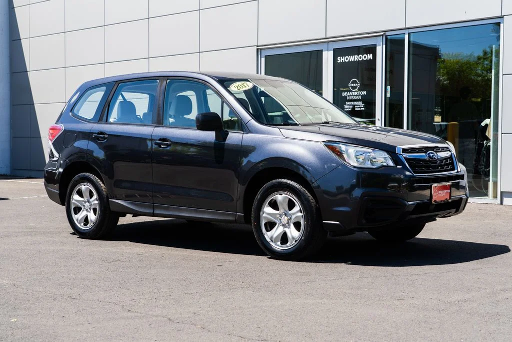 Used 2017 Gray Subaru 2.5i image 1