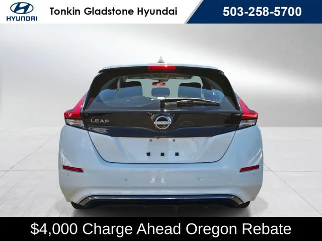 Used 2025 Glacier White Nissan S image 4