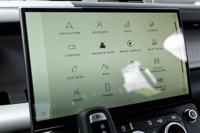 New 2026  Land Rover X-Dynamic SE image 37